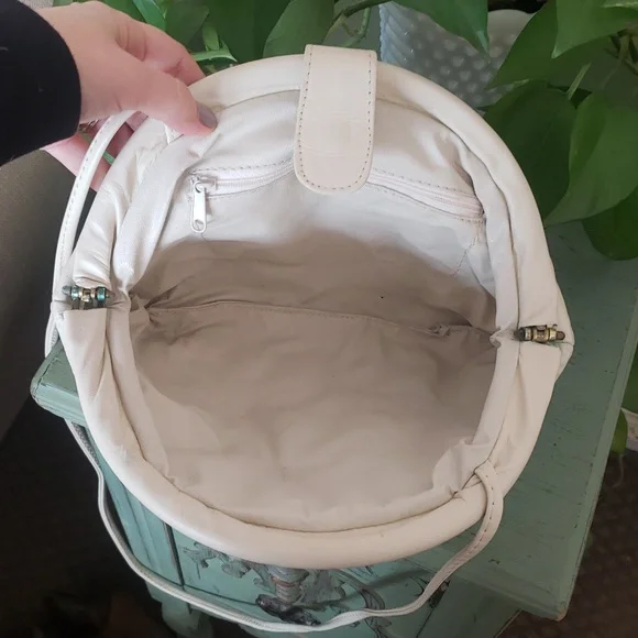 Vintage 80s Leather Crossbody Bag - Picture 5 of 5